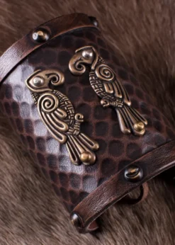 Armschützer aus Leder mit Nordischen Raben Hugin und Munin