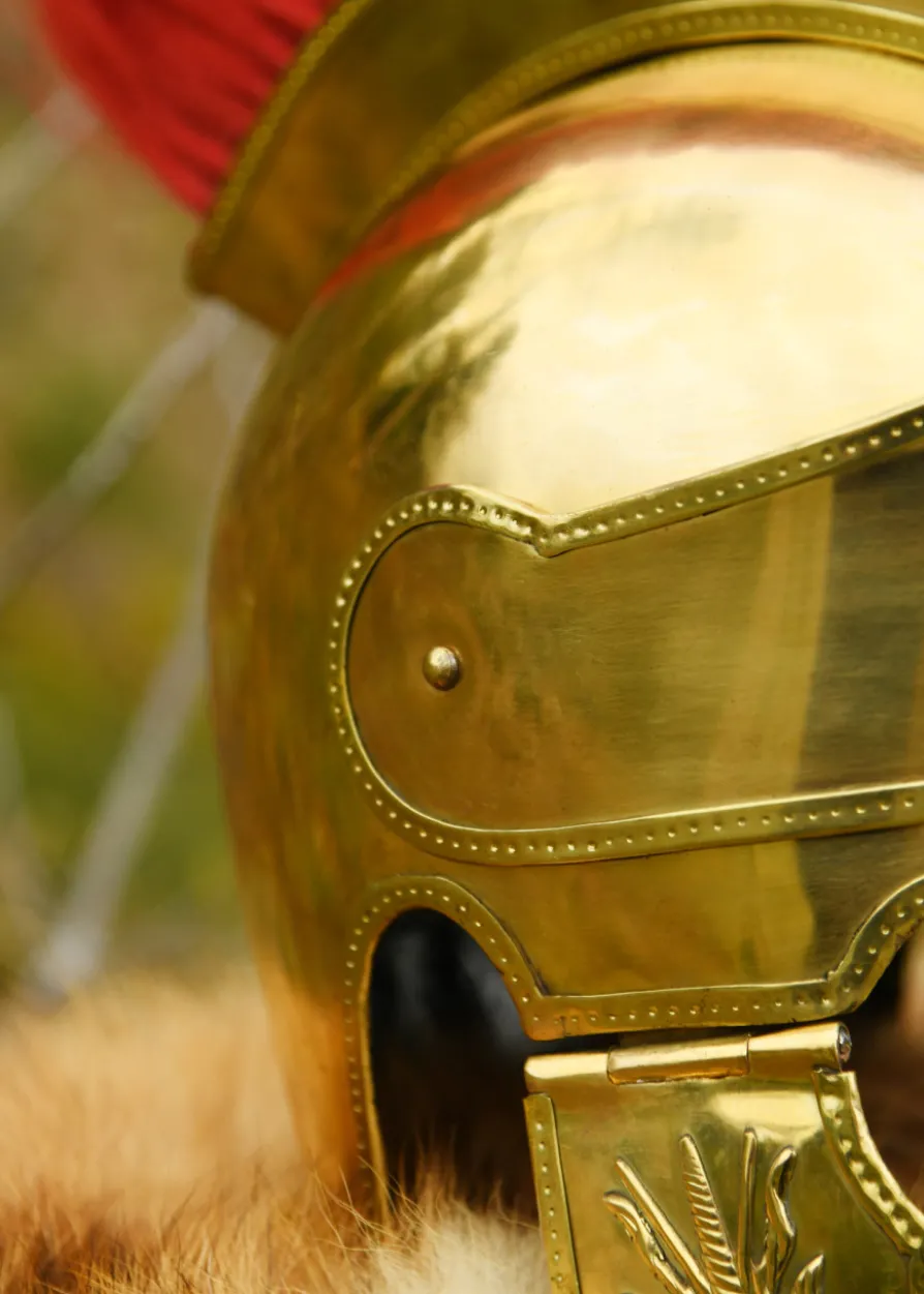 Attischer Helm mit Haarbusch, Messing