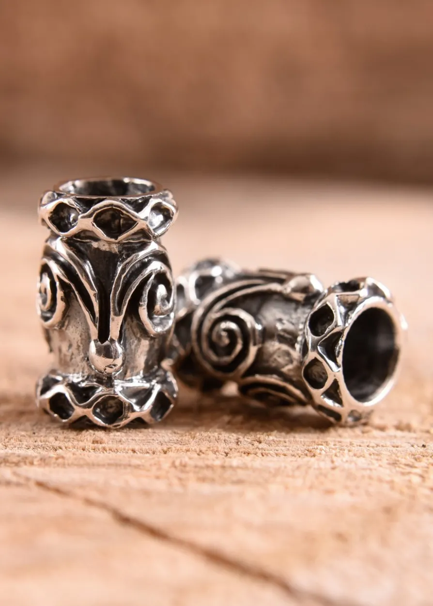 Bartperle und Lockenperle mit Spirale und Rauten aus Silber