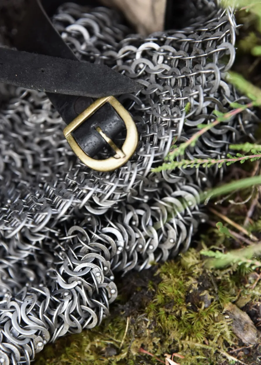 Beckenhaube mit Kettenbrünne aus vernieteten Flachringen, 2 mm Stahl