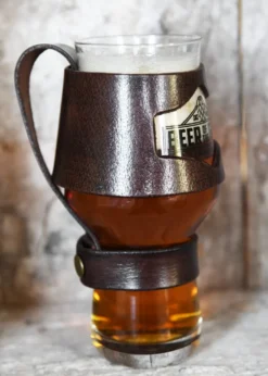 Bierglas Halterung, Manschette aus Leder, braun - Wacken Brauerei