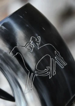 Bierkrug aus Horn - Odin reitet Sleipnir