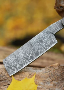 Damast-Rasiermesser mit Hirschhorngriff und Lederetui - Requisit