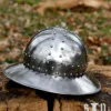 Eisenhut mit Spangen und Wangenklappen, Mittelalter-Helm, 14. Jh., 1,6 mm Stahl
