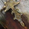 Fibel aus Messing, ca. 6,8 x 3,8 cm