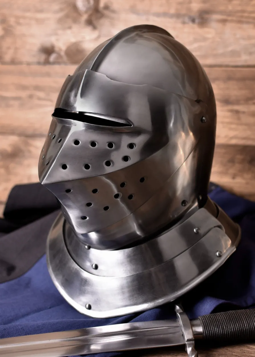 Geschlossener Helm, englischer Stil, 16. Jh.