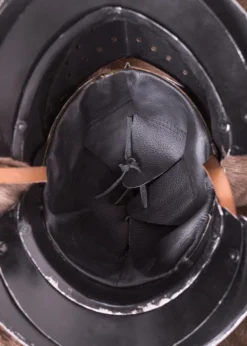 Geschlossener Helm, englischer Stil, 16. Jh.