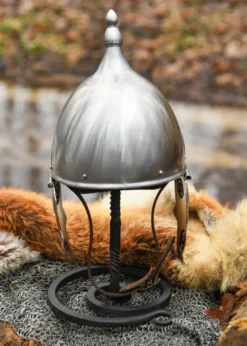 Geschmiedeter Kerzenständer, Helmständer