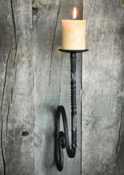 Geschmiedeter Wandkerzenhalter
