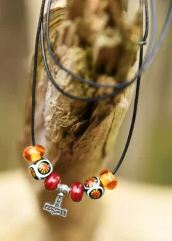 Glasperlenkette mit Thors Hammer Anhänger