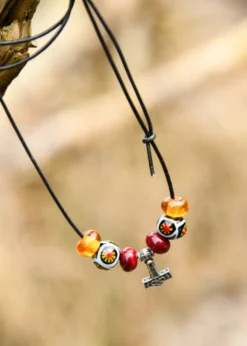 Glasperlenkette mit Thors Hammer Anhänger