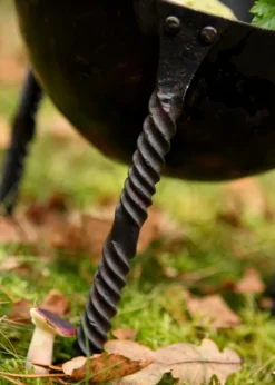 Grapen, Dreibein-Pfanne, Dreibein-Topf, handgeschmiedet