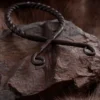 Grosser Trollkreuz-Anhänger aus Eisen, Tordiert
