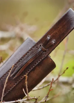 Gürtelhalter aus Leder für 0,33l Flaschen, mit Logo - Wacken Brauerei