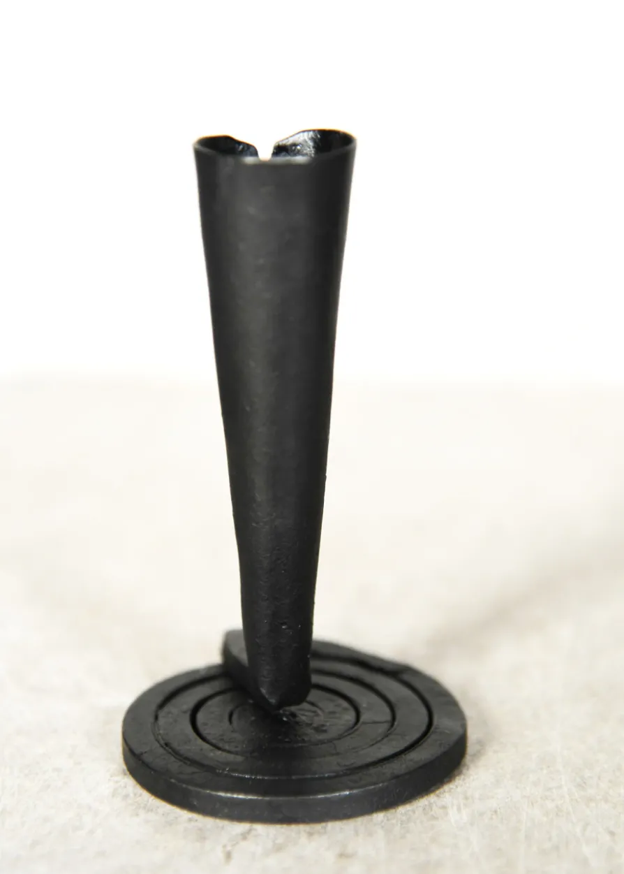 Handgeschmiedeter Kerzenhalter mit spiralförmigem Fuß