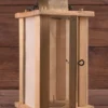 Holzlaterne mit Rohhaut-Fenstern