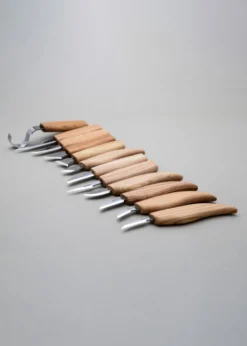 Holzschnitzset mit 12 Messern in Werkzeugrolle + Zubehör, BeaverCraft