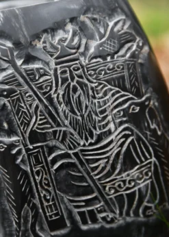 Hornbecher, Bierkrug mit Holzboden und Odin-Motiv
