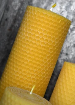 Kerze, reines Bienenwachs, Wabenplatten gerollt