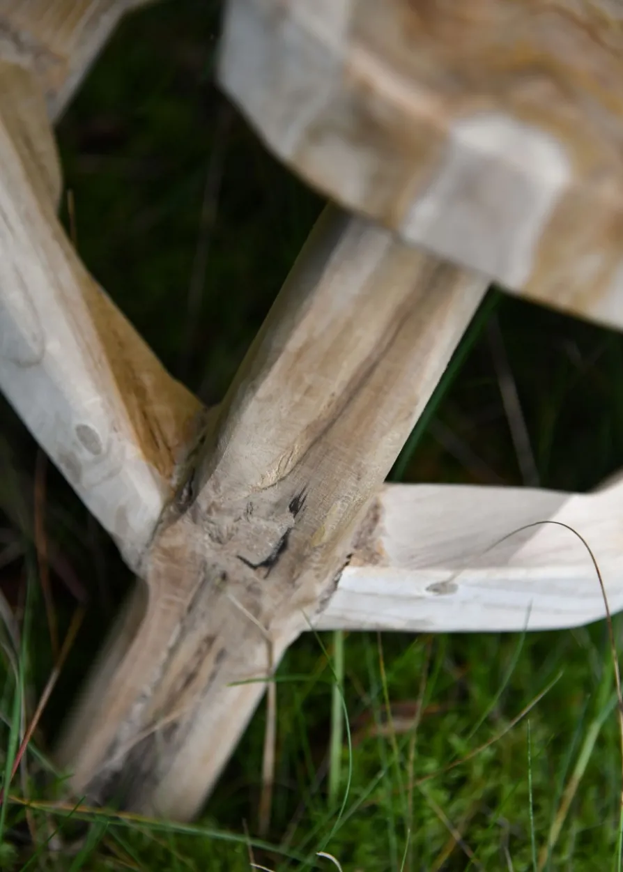 Kleiner Holz-Hocker, ca. 31 cm hoch