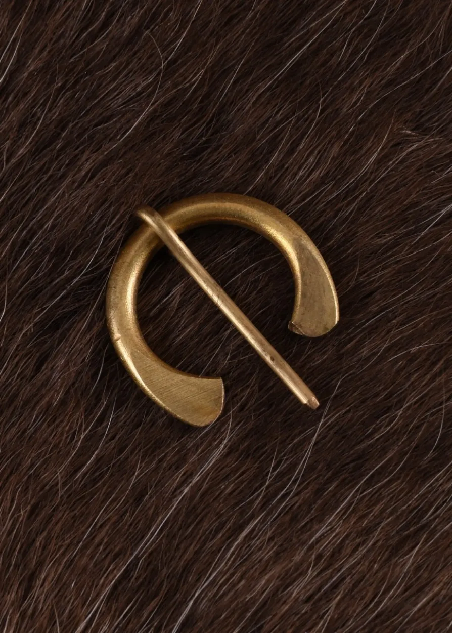 Kleine Ringfibel, Gewandschließe aus Messing