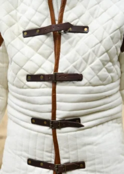 Langer Gambeson mit abnehmbaren Ärmeln und Leder, natur-braun