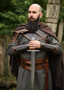 Leder Armschützer Arnulf mit Metalldetails, braun, Paar