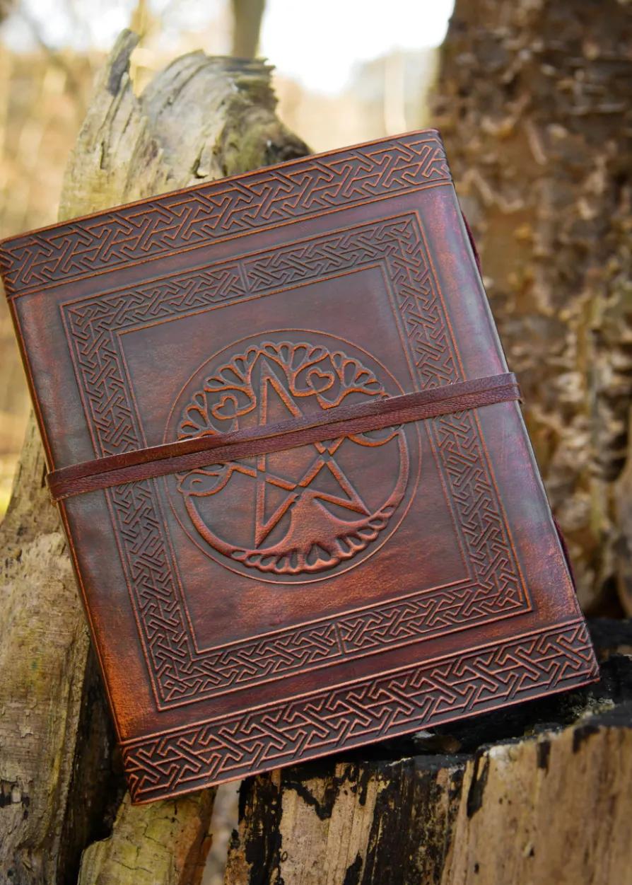 Lederbuch mit Pentagramm, Braun, ca. 21 x 14 cm
