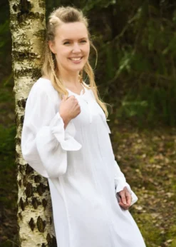 Leichtes Mittelalter Unterkleid mit Crinkleeffekt, weiß