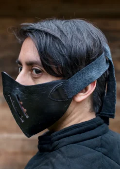Mempo, Halbmaske aus Leder