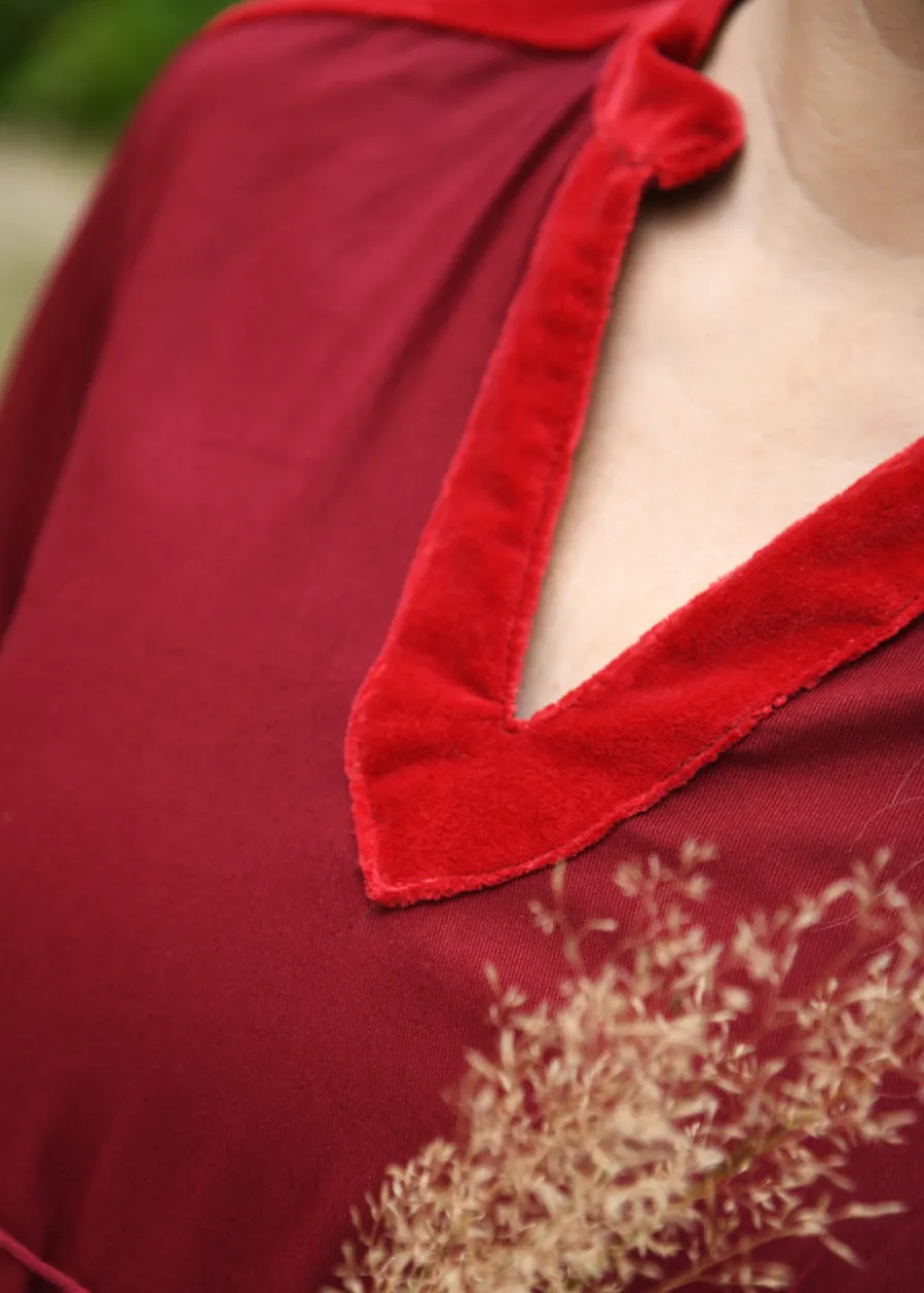 Mittelalterkleid Meira mit Samt-Details, weinrot