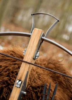 Mittelalterliche Armbrust aus Holz und Stahl, inkl. 3 Bolzen aus Holz