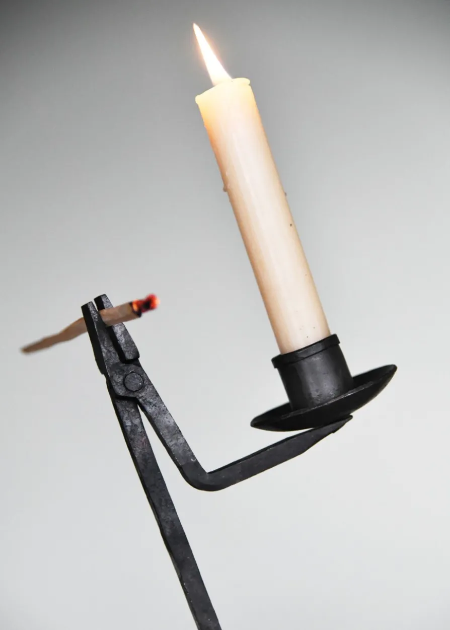 Mittelalterlicher Kienspanhalter / Kerzenhalter, handgeschmiedet
