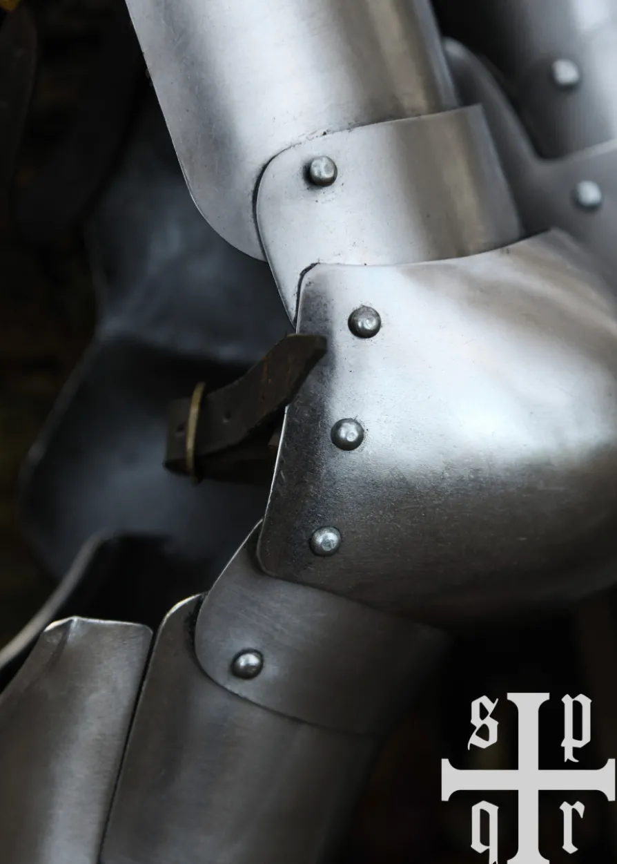 Mittelalterliches Armzeug mit Ellbogenkacheln, 14. Jh., 1,6 mm Stahl