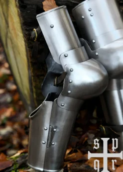 Mittelalterliches Armzeug mit Ellbogenkacheln, 14. Jh., 1,6 mm Stahl