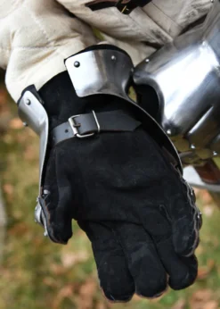 Mittelalterliche Stundenglashandschuhe mit Ziernieten, 14. Jh., 1,6 mm Stahl, Plattenrüstung für die Hände