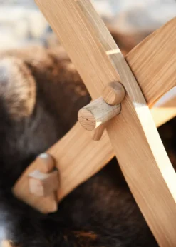 Mittelalter-Scherenstuhl mit Ledersitz