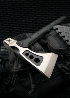 M48 Woodsman Axt, United Cutlery