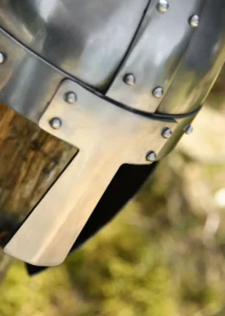 Nasalhelm mit Wangenklappen und Brünne, 2 mm Stahl