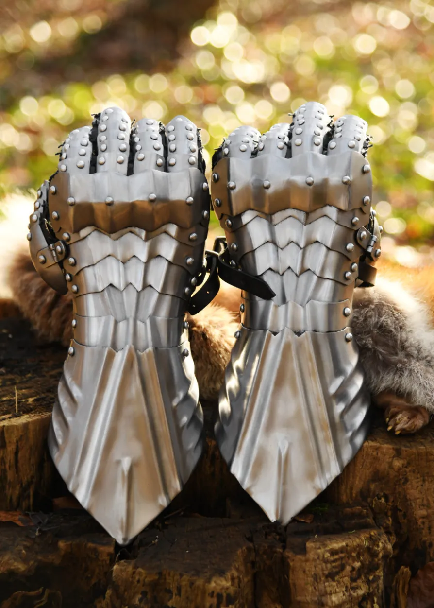 Panzerhandschuhe, blank, vernietet und vernäht