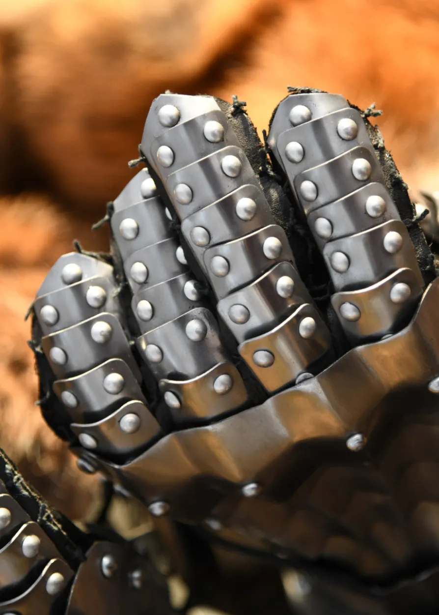 Panzerhandschuhe, blank, vernietet und vernäht
