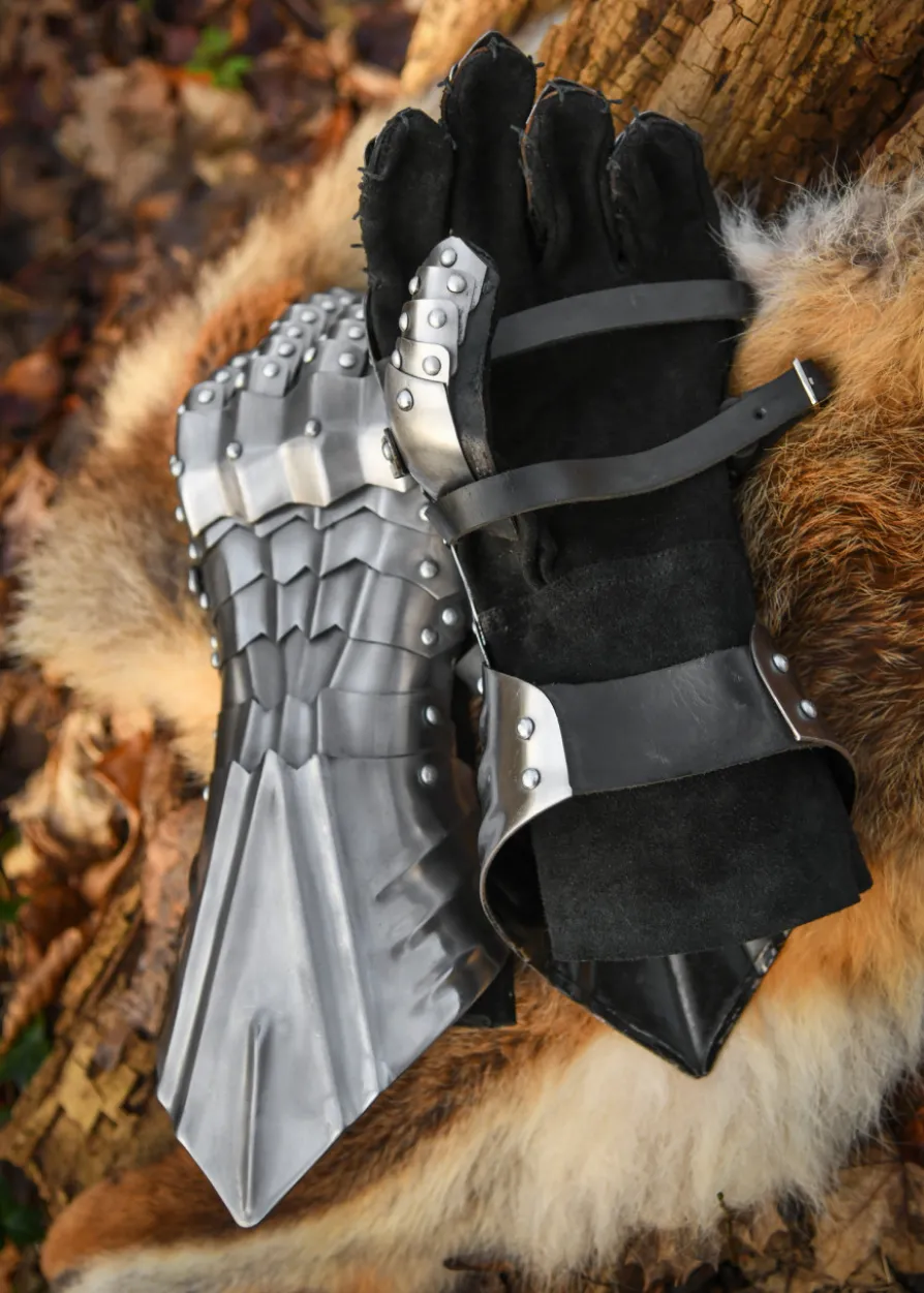 Panzerhandschuhe, blank, vernietet und vernäht