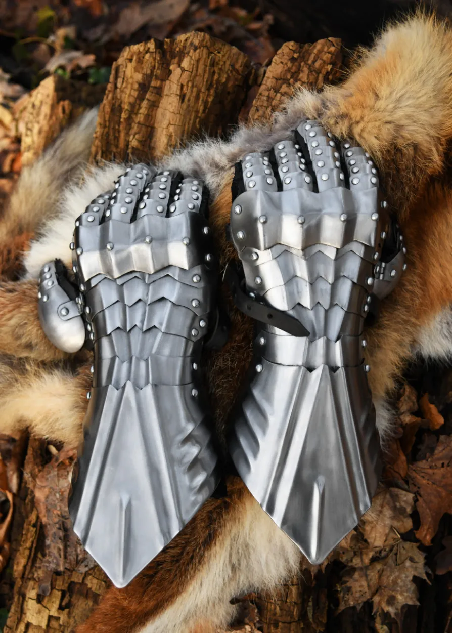 Panzerhandschuhe, blank, vernietet und vernäht