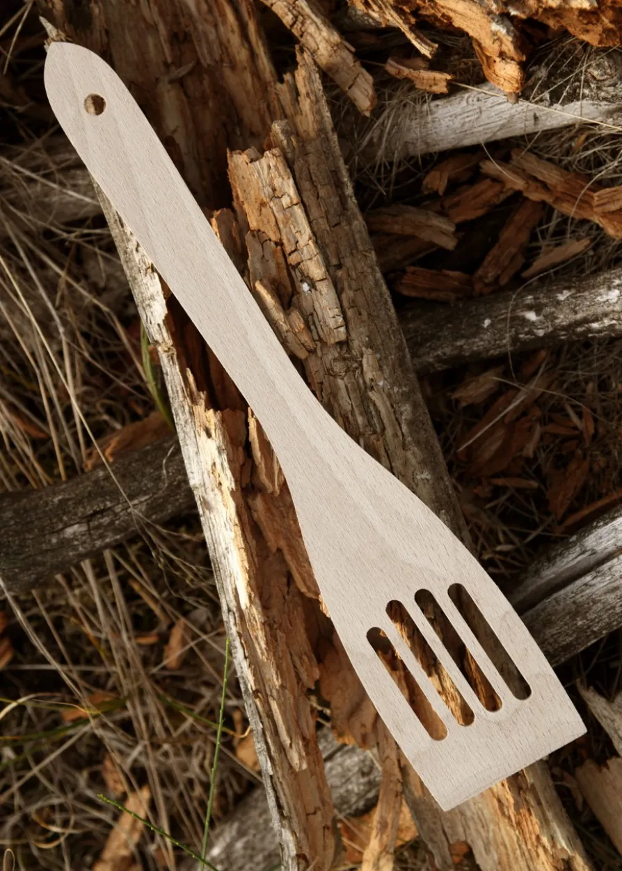 Pfannenwender aus Buchenholz, mit Schlitzen, ca. 30 x 6 cm