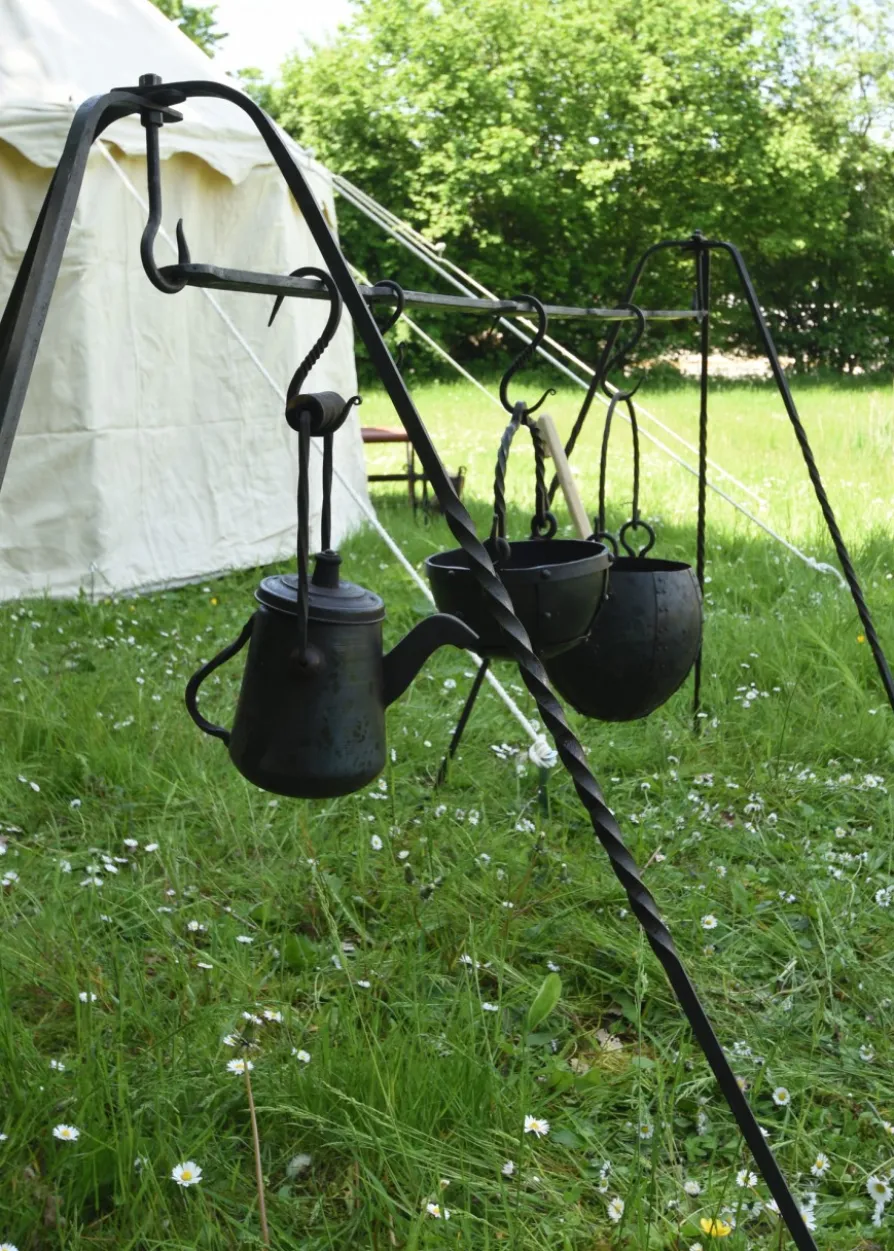 Rechteckige Stahlstange für Mittelalterlager, 6 Löcher, ca. 150 cm