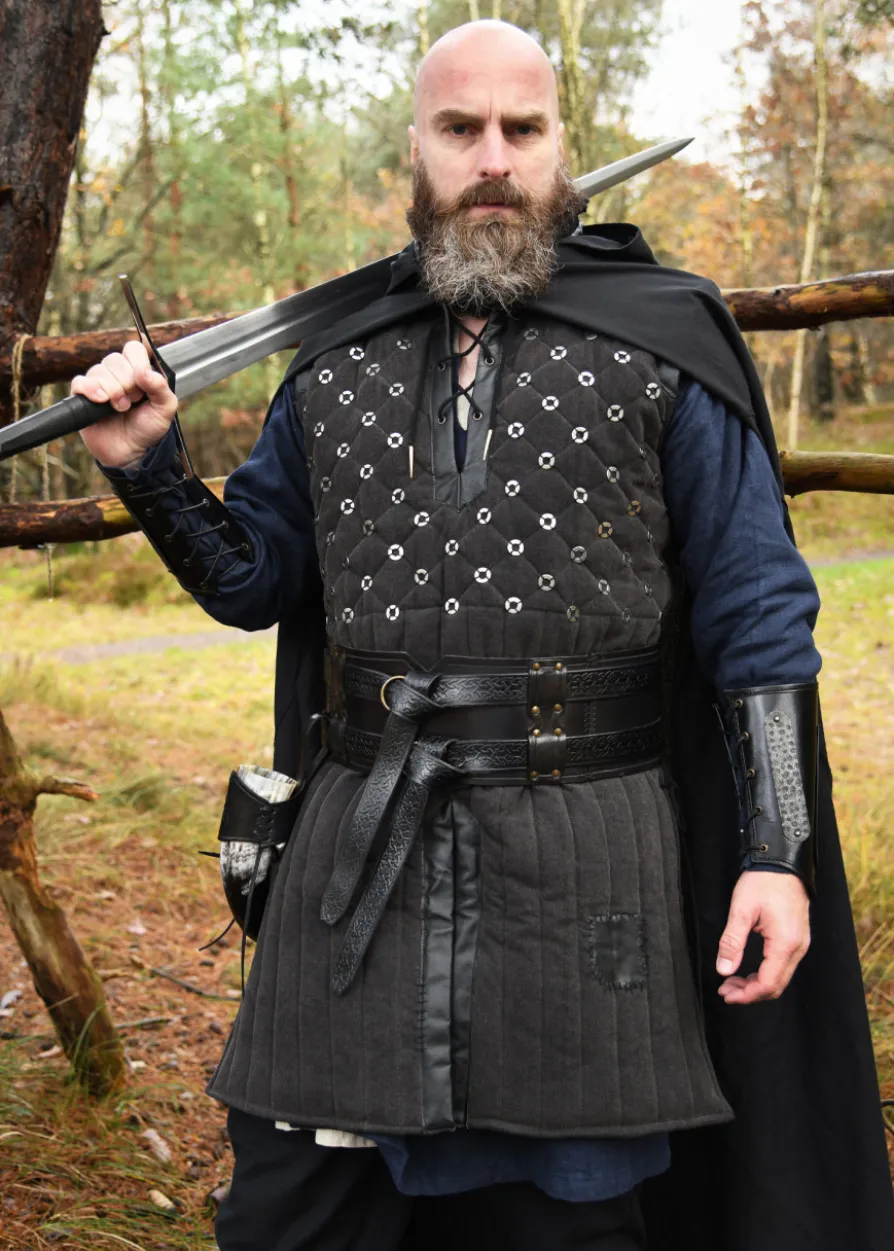 Ärmelloser Gambeson mit handgefertigen Details, schwarz