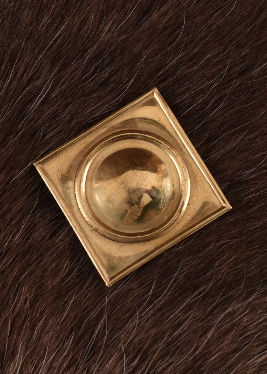 Römischer Gürtelbeschlag aus Messing, 3 x 3 cm