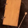 Römische Schreibtafel aus Wachs und Holz mit Bronzestift