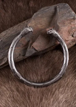 Römische Torques mit Löwenkopf, verzinntes Messing, Paar