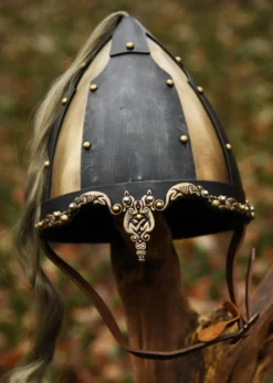 Rus-Helm mit Pferdehaarbusch